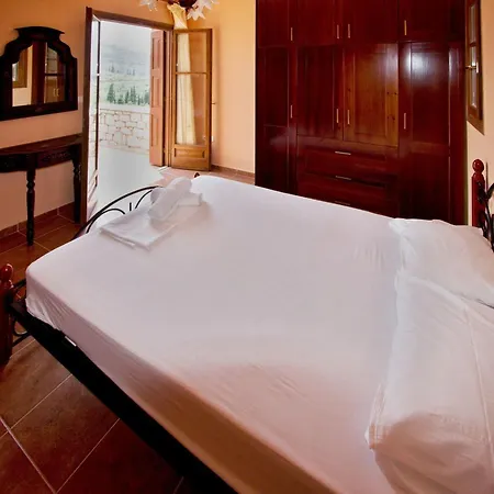 Villa Stone Luxury Kotronion (West Mani)